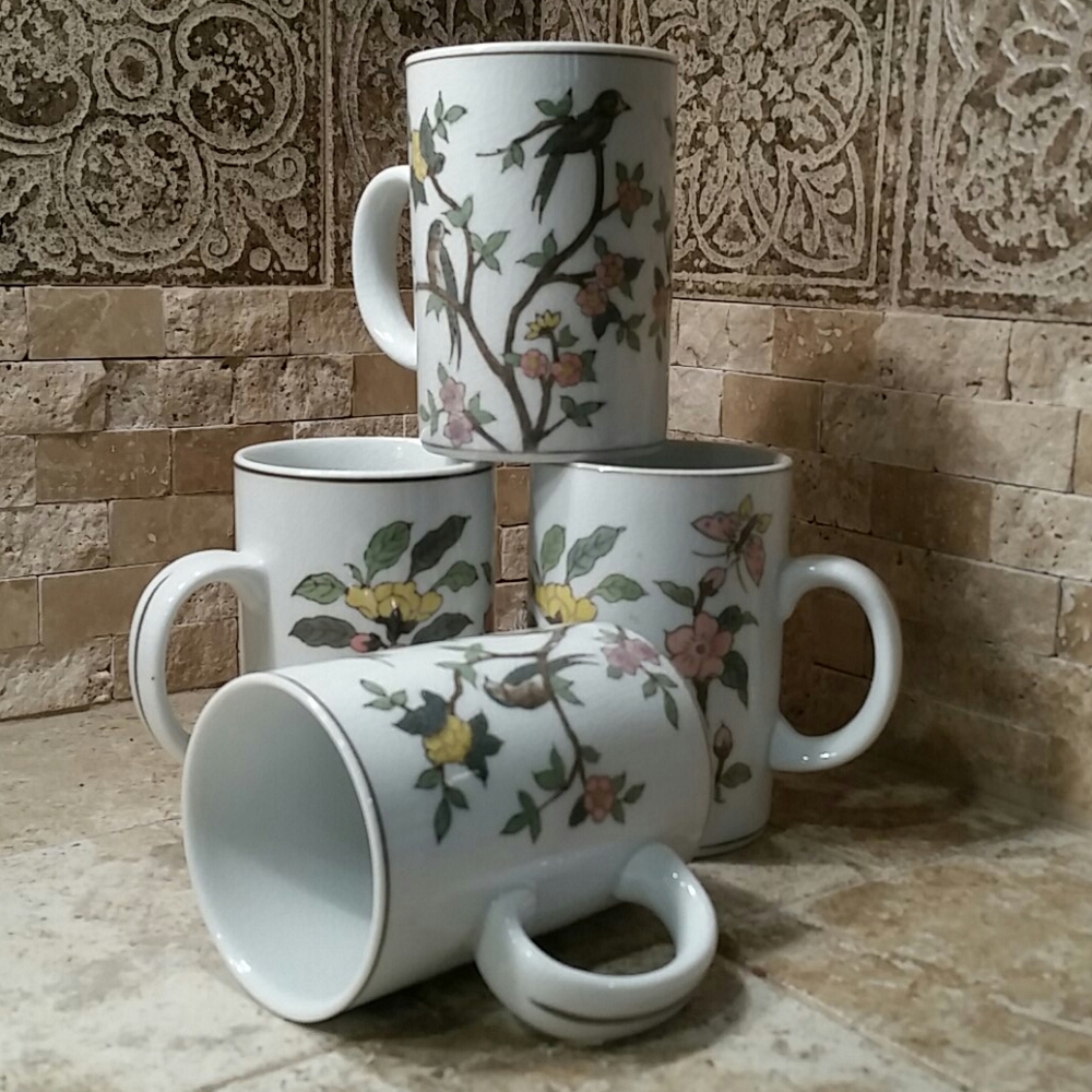 Hand-Painted Porcelain 4-bundle